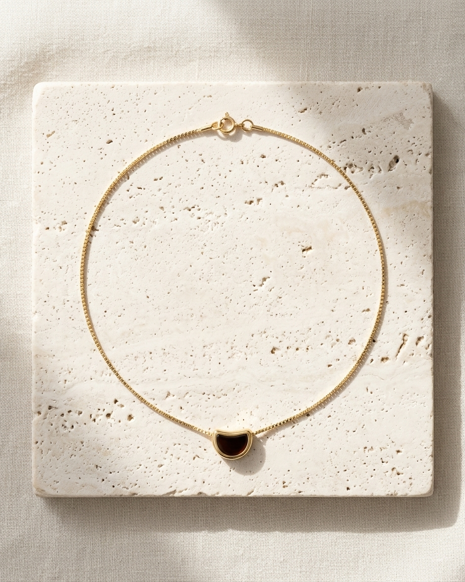 Collar Media Luna con Ónix