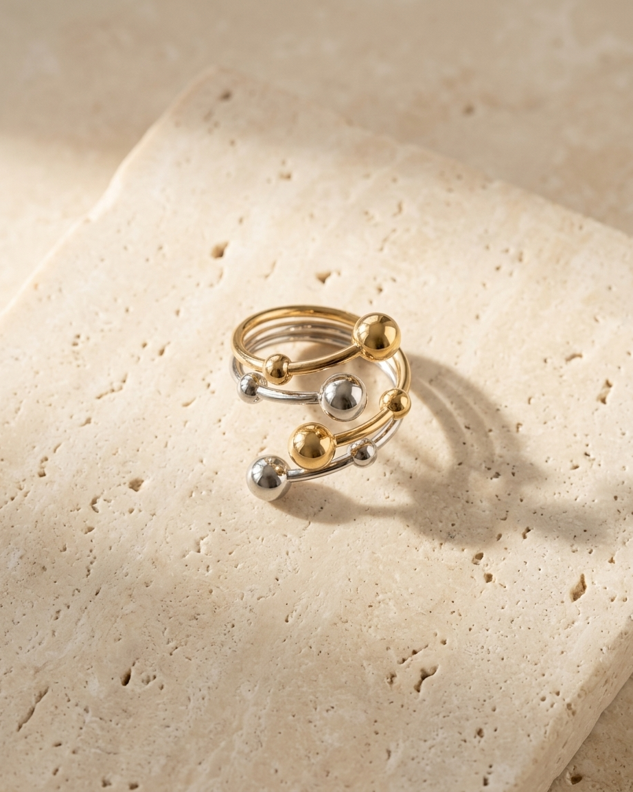Anillo Espiral Bicolor con Esferas