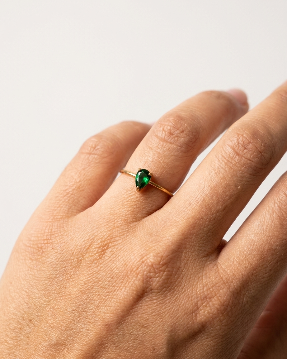 Anillo Cristal Verde Corte Pera