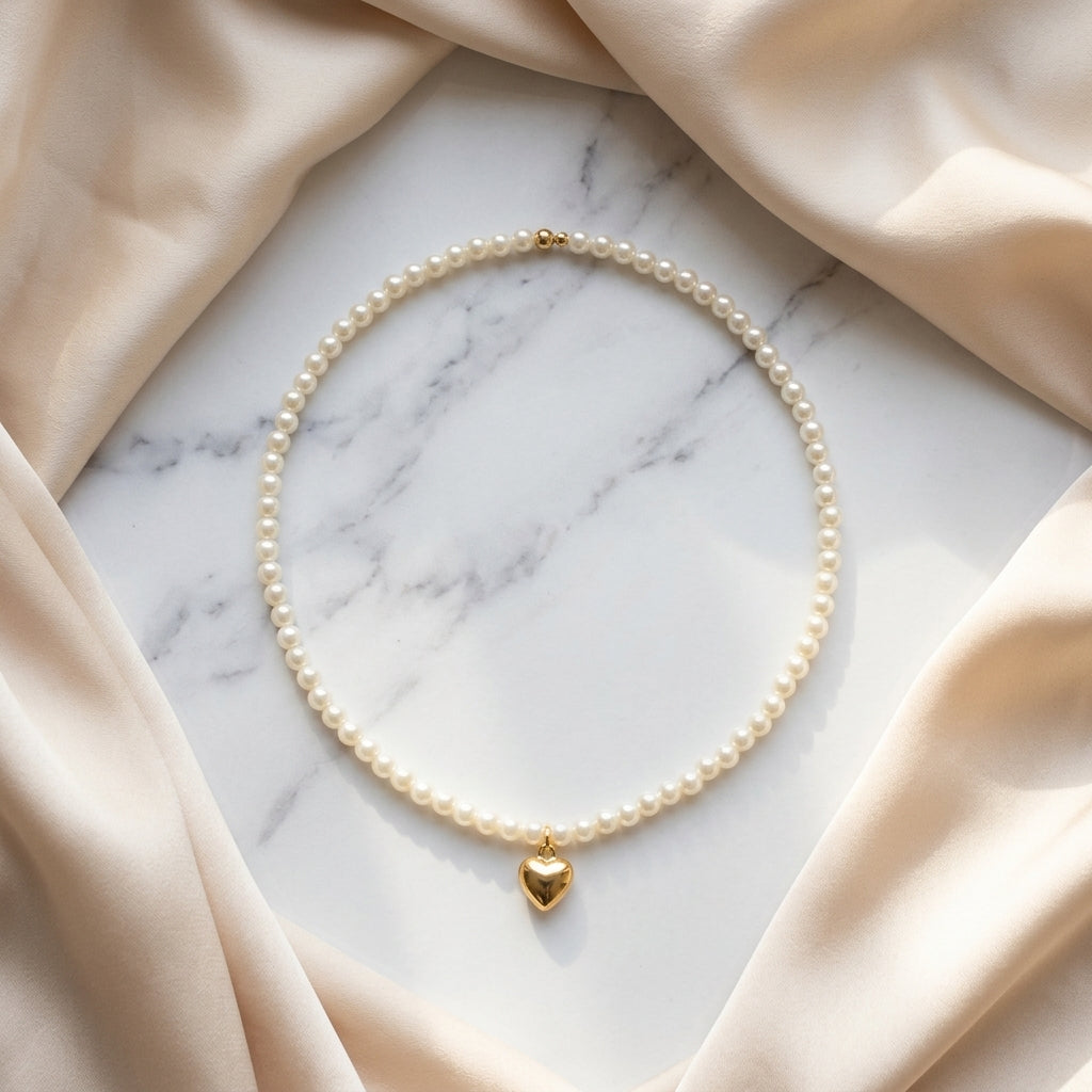 Collar de Perlas con Dije de Corazón