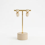 Aretes Colgantes de Tres Perlas